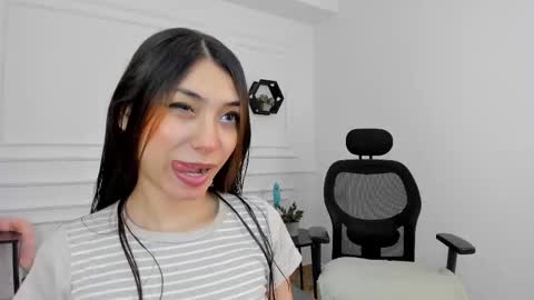 Snapshot of ana_muller19 chatting on 11-04-25, 11:26 Ana online show from 11-04-25, 11:26