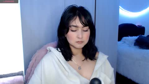 Ana Ricciardi online show from 10-16-25, 01:34