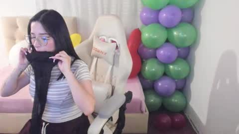 Snapshot of ana_ruuh chatting on 10-22-25, 09:25 Im anna but you can call me as you want online show from 10-22-25, 09:25