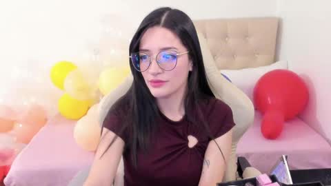 Im anna but you can call me as you want online show from 04-21-26, 09:06