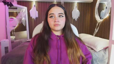 Snapshot of ana_taylor2 chatting on 10-13-25, 07:47 Ana online show from 10-13-25, 07:47