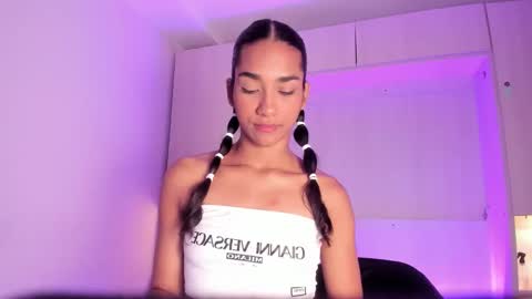 anaacollins_ online show from 03-08-26, 12:09