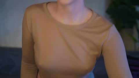 Snapshot of anabel2054 chatting on 07-04-26, 11:05 Sweet girls online show from 07-04-26, 11:05