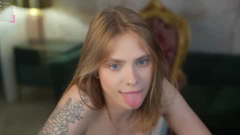 Snapshot of anabel2054 chatting on 07-09-26, 10:41 Sweet girls online show from 07-09-26, 10:41