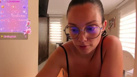 Snapshot of anabel_25 chatting on 06-20-26, 07:05 Anabel online show from 06-20-26, 07:05