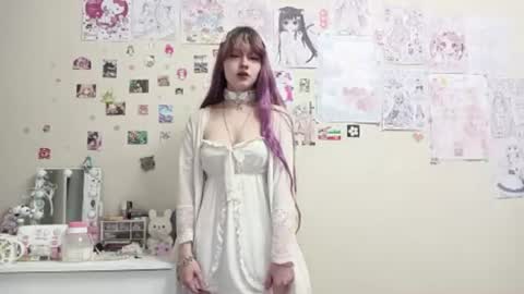 Snapshot of anabelbrando chatting on 06-10-26, 08:19 Malvina online show from 06-10-26, 08:19