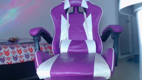 Anabella online show from 12-23-24, 12:03