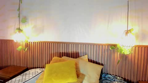 Anna online show from 04-19-26, 11:53