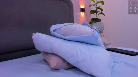 Snapshot of anagil_ chatting on 10-30-25, 09:26 A N A online show from 10-30-25, 09:26