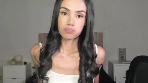 Ana Henao or Annie... Follow me ahenaocb Insta  X online show from 04-25-26, 12:02