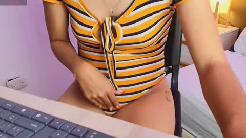 Anahi  online show from 10-29-25, 07:48