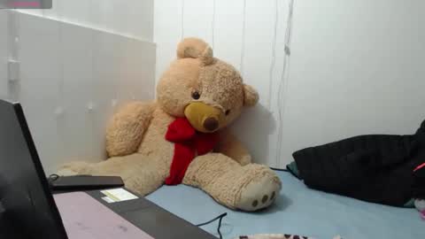 Anahi Browns online show from 12-04-25, 11:24