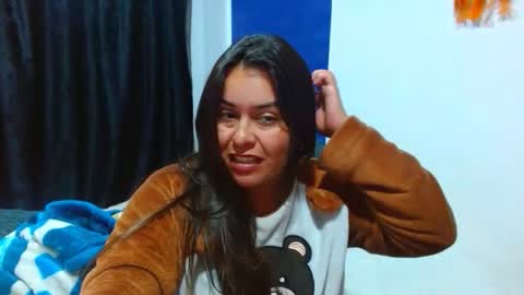 Snapshot of anaids_dam chatting on 01-13-26, 04:18 anaids online show from 01-13-26, 04:18