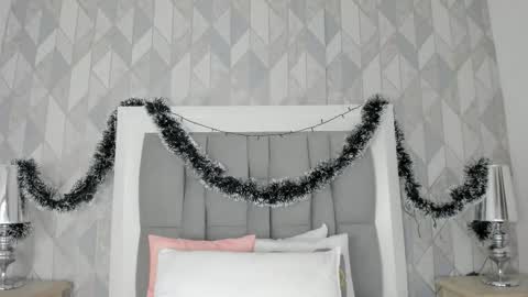   online show from 12-18-25, 11:27