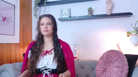 Snapshot of anaise_latif chatting on 10-25-25, 11:40 Anaise online show from 10-25-25, 11:40