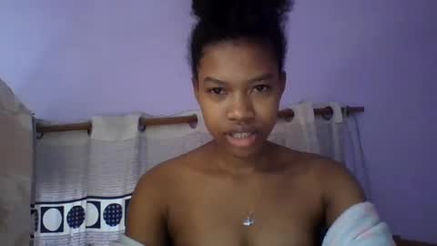 Snapshot of anaissa23 chatting on 08-04-26, 07:00 anaissa23 online show from 08-04-26, 07:00