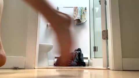 an online show from 04-06-26, 06:31