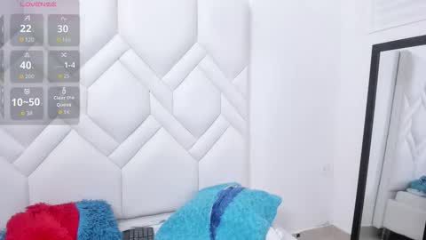 analia18  online show from 11-12-25, 02:06