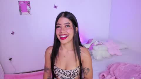 Snapshot of analia_collins chatting on 01-01-25, 10:24 Ana online show from 01-01-25, 10:24