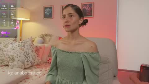 Ana Mara Botero online show from 10-27-25, 08:46