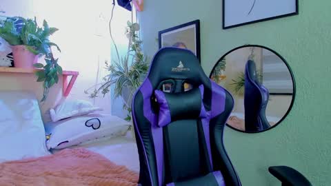 Snapshot of anapola_ chatting on 01-28-25, 07:22 ana online show from 01-28-25, 07:22