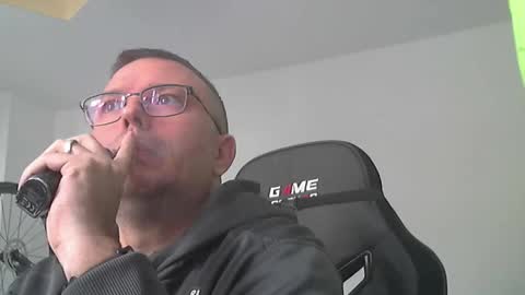 Snapshot of anarchox chatting on 11-03-25, 01:01 Andi online show from 11-03-25, 01:01