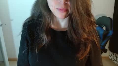 Snapshot of anarosse__ chatting on 02-22-25, 12:49 ana 3 online show from 02-22-25, 12:49