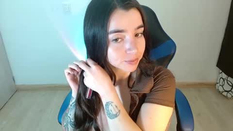 Snapshot of anarosse__ chatting on 03-08-25, 04:34 ana 3 online show from 03-08-25, 04:34