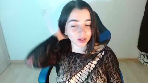 Snapshot of anarosse__ chatting on 03-10-25, 10:45 ana 3 online show from 03-10-25, 10:45