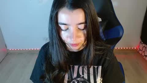 Snapshot of anarosse__ chatting on 09-10-25, 01:49 ana 3 online show from 09-10-25, 01:49