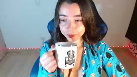 Snapshot of anarosse__ chatting on 09-16-25, 01:06 ana 3 online show from 09-16-25, 01:06