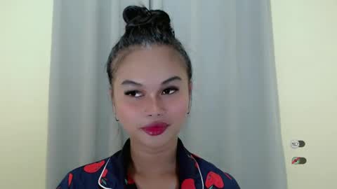 Snapshot of anaruru_ chatting on 01-26-25, 04:09 ANA online show from 01-26-25, 04:09