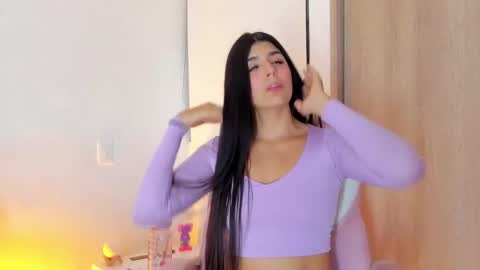 Anastacia online show from 12-22-24, 04:39