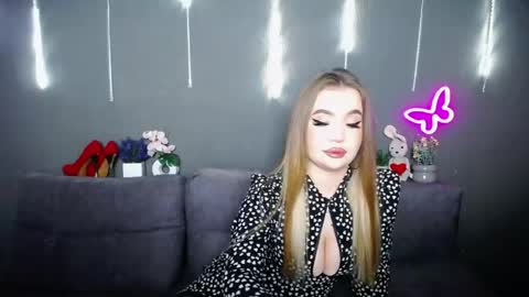 Snapshot of anastacyyellig chatting on 04-17-26, 01:30 anastacyyellig online show from 04-17-26, 01:30