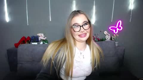 Snapshot of anastacyyellig chatting on 04-17-26, 08:45 anastacyyellig online show from 04-17-26, 08:45