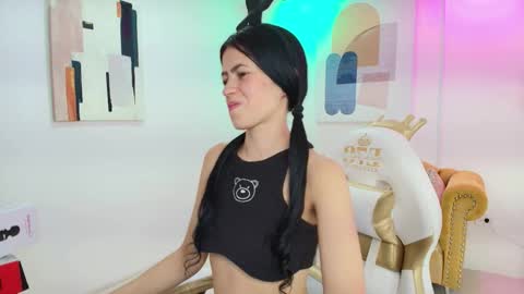 Snapshot of anastasiia_rouse chatting on 11-28-25, 04:04 Anastasia online show from 11-28-25, 04:04