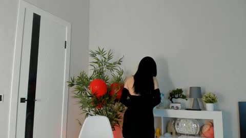 Snapshot of andanda2kk chatting on 03-09-26, 12:36 Layla online show from 03-09-26, 12:36