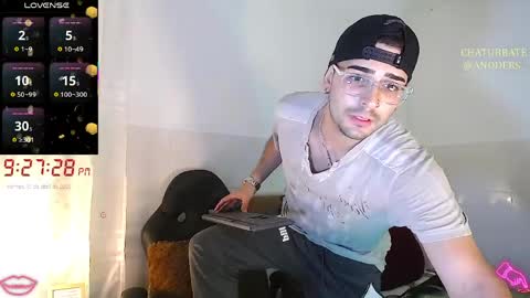 Snapshot of andders_ chatting on 04-11-26, 02:27 Anders online show from 04-11-26, 02:27