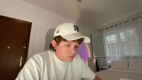 Snapshot of anddres_boss chatting on 04-24-26, 09:45 Tell Me ANDRESS ----- online show from 04-24-26, 09:45