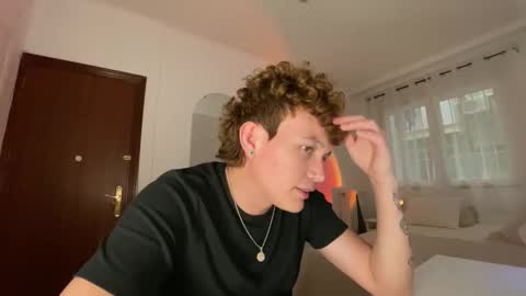 Snapshot of anddres_boss chatting on 04-26-26, 02:15 Tell Me ANDRESS ----- online show from 04-26-26, 02:15