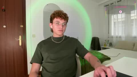 Snapshot of anddres_boss chatting on 05-14-26, 01:29 Tell Me ANDRESS ----- online show from 05-14-26, 01:29