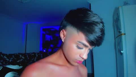 Snapshot of anddy_grey1 chatting on 02-25-25, 10:39 Dani 3 online show from 02-25-25, 10:39