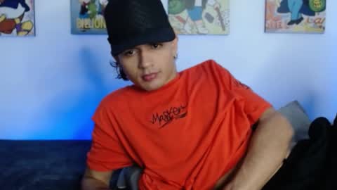 Snapshot of andersonz98 chatting on 02-02-25, 04:26 andersonZ98 online show from 02-02-25, 04:26