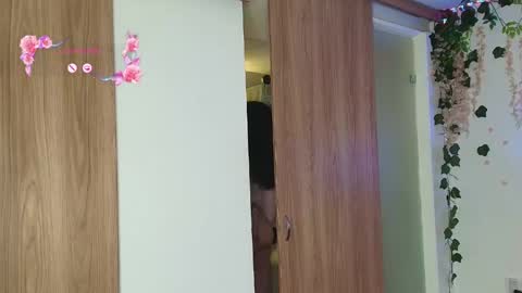 Snapshot of andra_rosse chatting on 05-12-26, 09:23 Andra de la Rosse online show from 05-12-26, 09:23