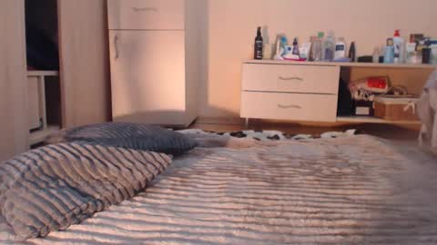 Snapshot of andrasweetie chatting on 09-19-25, 07:47 Andra online show from 09-19-25, 07:47