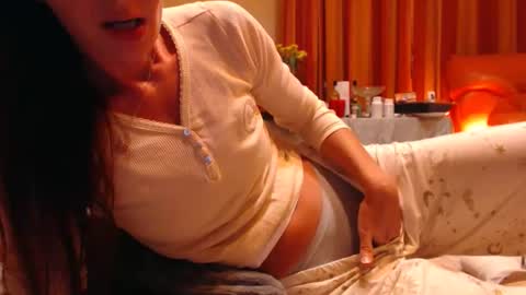 Snapshot of andrasweetie chatting on 09-25-25, 09:18 Andra online show from 09-25-25, 09:18