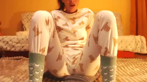 Snapshot of andrasweetie chatting on 10-12-25, 05:45 Andra online show from 10-12-25, 05:45