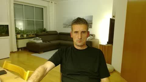 Name online show from 11-28-25, 09:17