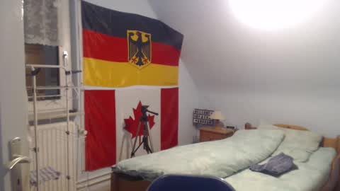 Snapshot of andre124231 chatting on 12-18-24, 05:10 Andre online show from 12-18-24, 05:10