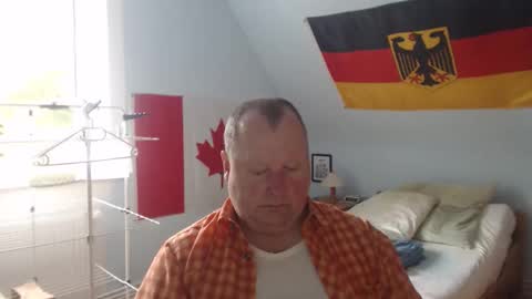 Snapshot of andre124231 chatting on 09-08-25, 04:50 Andre online show from 09-08-25, 04:50